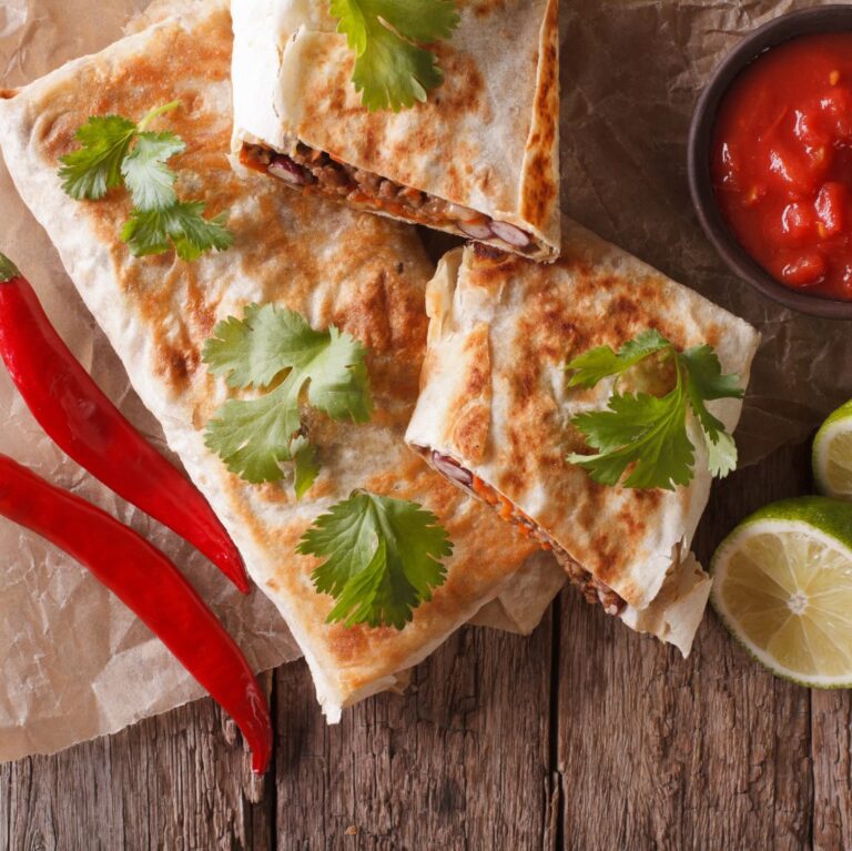 Meksykańska chimichanga z&nbsp;indykiem i&nbsp;guacamole