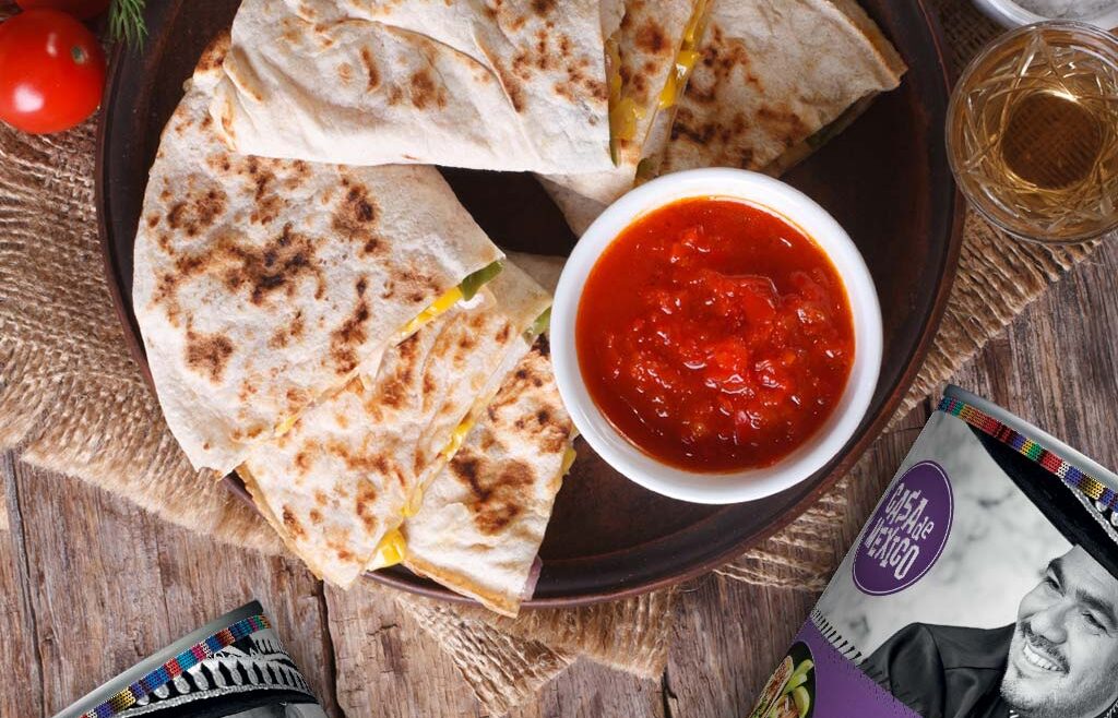 Quesadilla z czarną fasolą i kurczakiem