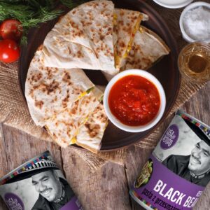 Quesadilla z czarną fasolą i kurczakiem