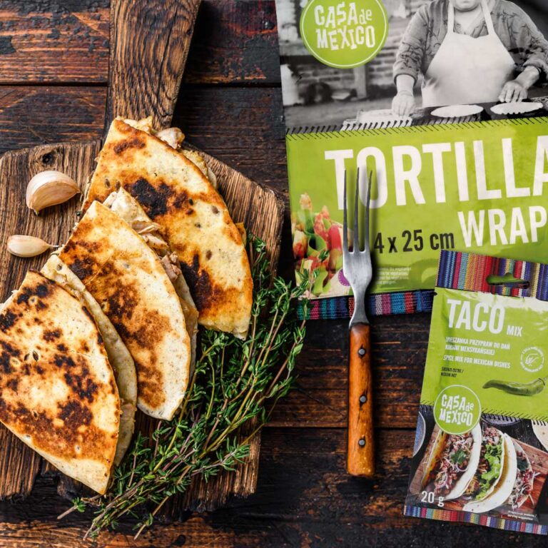 Quesadillas z&nbsp;serem cheddar, fasolą czarną i&nbsp;szynką