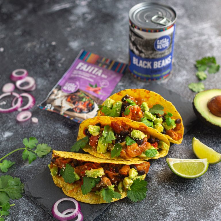 Taco z&nbsp;kurczakiem i&nbsp;pieczonymi pomidorami z&nbsp;awokado