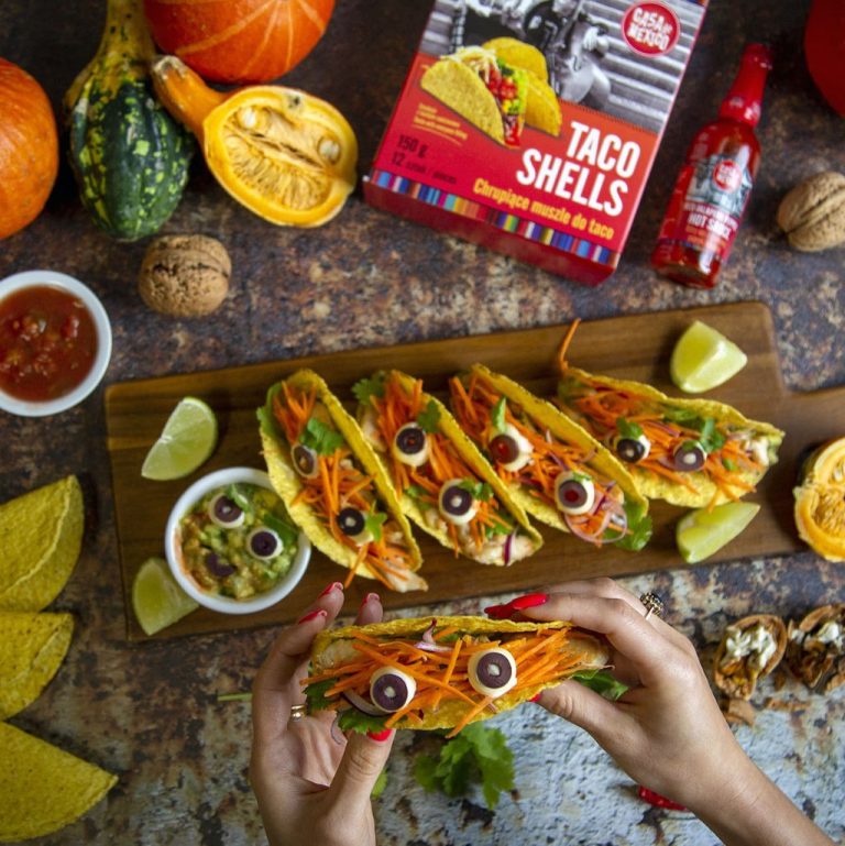 Halloween taco z&nbsp;ostrym sosem z&nbsp;czerwonej papryki Jalapeno