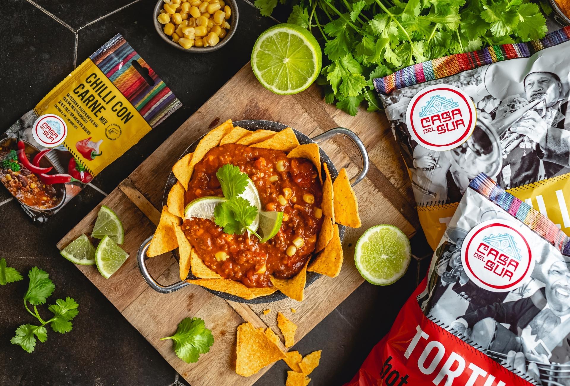 Chilli con carne z nachosami, limonką i kolendrą – danie z produktami Casa del Sur