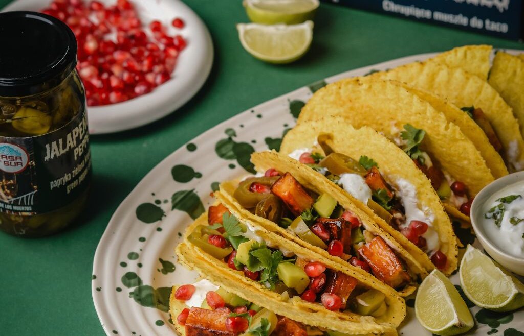 Tacosy z halloumi, granatem i miętowym dipem Casa del Sur